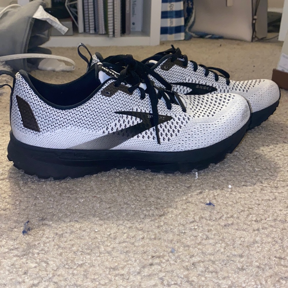 Brooks black and white Revel 4 running shoes